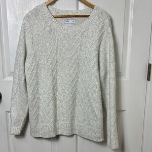 Croft & Barrow white and speckled gray cozy round neck sweater size Large